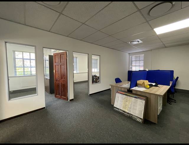 213M² OFFICE TO LET IN BRYANSTON